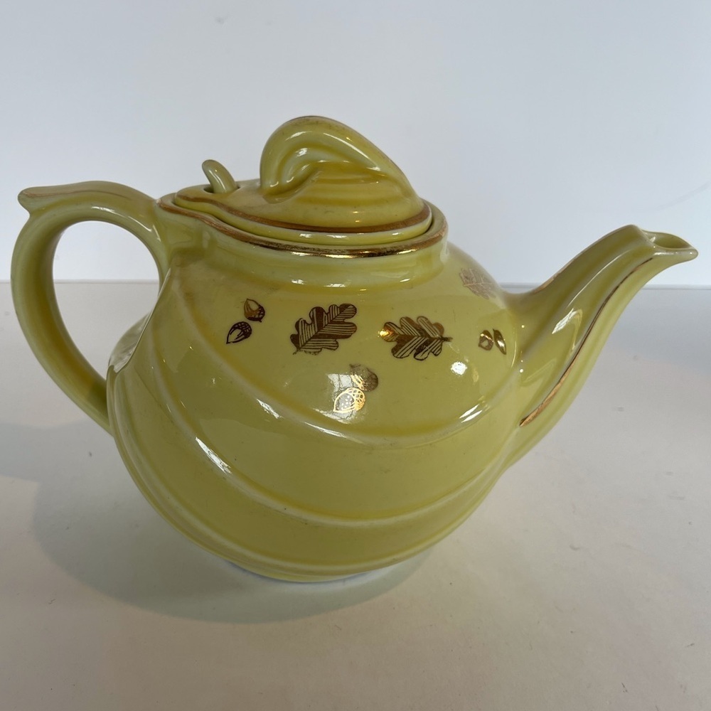 Vintage Hall USA Teapot with Hook Lid